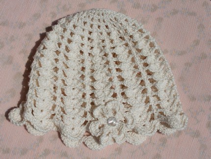 kremowa czapeczka szydełkowa, 2011